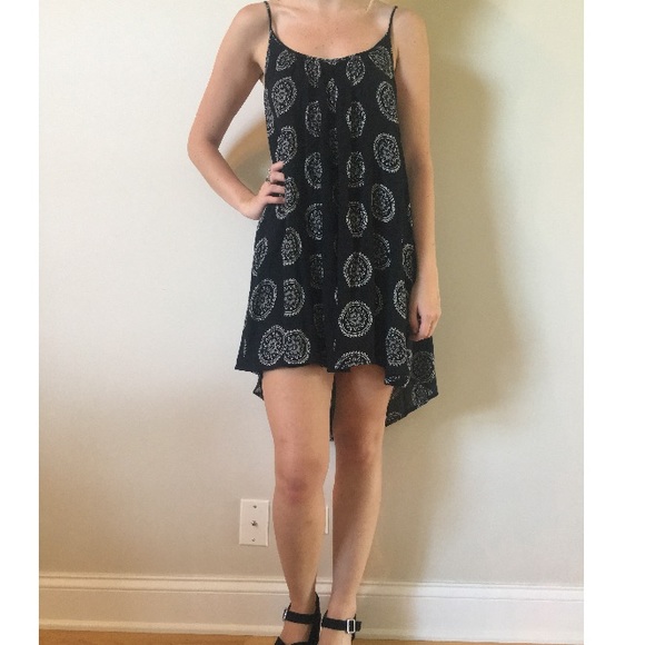 Amuse Society Dresses & Skirts - Black and white flowy dress